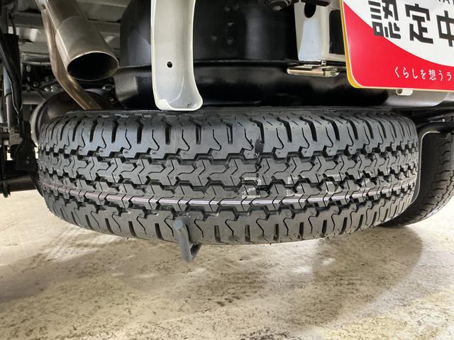 ハイゼットトラックスタンダード　ワンオーナー　４ＷＤ　ＣＶＴ車　ラジオデッキワンオーナー　４ＷＤ　ＣＶＴ車　ラジオデッキ　リアコーナーセンサー　オートマチックハイビーム　３方開　横滑り防止装置　オートライト　マニュアルエアコン　スマートアシスト　ヘッドライトレべライザー（京都府）の中古車