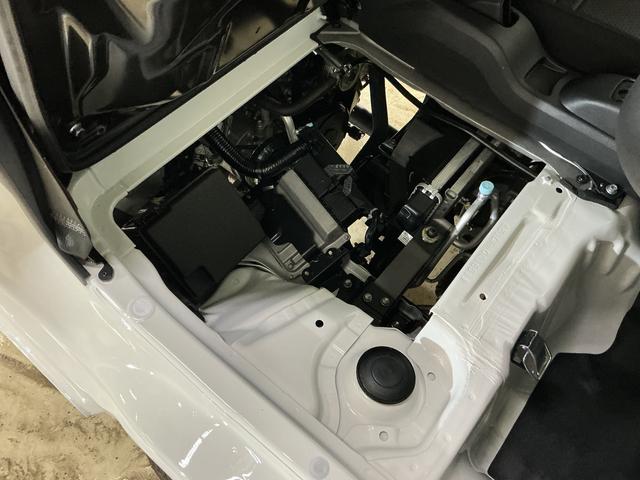 ハイゼットトラックスタンダード　ワンオーナー　４ＷＤ　ＣＶＴ車　ラジオデッキワンオーナー　４ＷＤ　ＣＶＴ車　ラジオデッキ　リアコーナーセンサー　オートマチックハイビーム　３方開　横滑り防止装置　オートライト　マニュアルエアコン　スマートアシスト　ヘッドライトレべライザー（京都府）の中古車