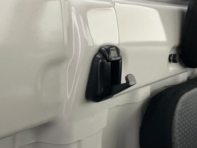 ハイゼットトラックスタンダード　ワンオーナー　４ＷＤ　ＣＶＴ車　ラジオデッキワンオーナー　４ＷＤ　ＣＶＴ車　ラジオデッキ　リアコーナーセンサー　オートマチックハイビーム　３方開　横滑り防止装置　オートライト　マニュアルエアコン　スマートアシスト　ヘッドライトレべライザー（京都府）の中古車