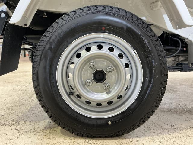 ハイゼットトラックスタンダード　ワンオーナー　４ＷＤ　ＣＶＴ車　ラジオデッキワンオーナー　４ＷＤ　ＣＶＴ車　ラジオデッキ　リアコーナーセンサー　オートマチックハイビーム　３方開　横滑り防止装置　オートライト　マニュアルエアコン　スマートアシスト　ヘッドライトレべライザー（京都府）の中古車