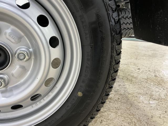 ハイゼットトラックスタンダード　ワンオーナー　４ＷＤ　ＣＶＴ車　ラジオデッキワンオーナー　４ＷＤ　ＣＶＴ車　ラジオデッキ　リアコーナーセンサー　オートマチックハイビーム　３方開　横滑り防止装置　オートライト　マニュアルエアコン　スマートアシスト　ヘッドライトレべライザー（京都府）の中古車