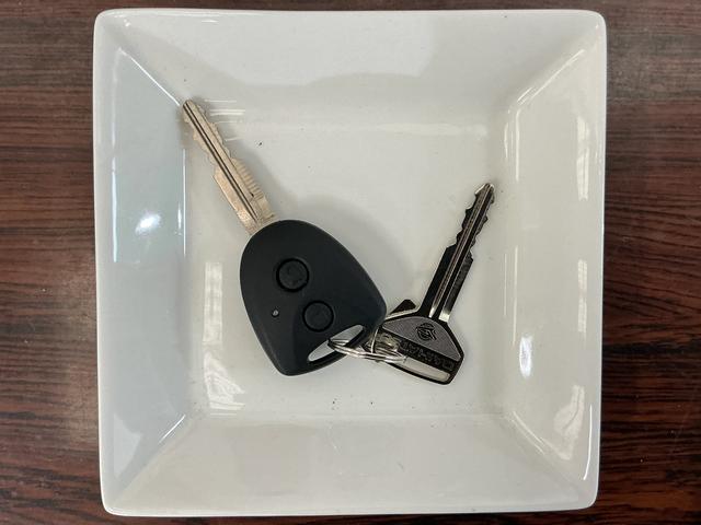 ミライースＬ　ＳＡIII　コーナーセンサー　オートマチックハイビーム前後コーナーセンサー　オートマチックハイビーム　アイドリングストップ　横滑り防止装置　オートライト　キーレスエントリー　スペアキー有り　ヘッドライトレべライザー　マニュアルエアコン　１２Ｖ電源ソケット（京都府）の中古車