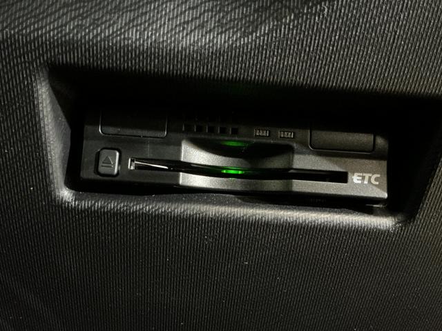 アクアS ナビ フルセグチューナー ブルートゥース対応 ETCナビ フルセグチューナー ブルートゥース対応 ETC プッシュボタンエンジンスタート オートエアコン 電動格納式ドアミラー ホイールキャップ フォグランプ オートライト バイザー カーペットマット(京都府)の中古車