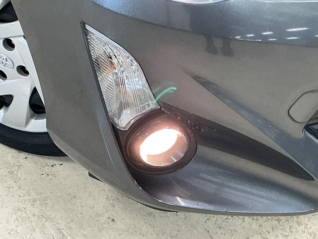 アクアS ナビ フルセグチューナー ブルートゥース対応 ETCナビ フルセグチューナー ブルートゥース対応 ETC プッシュボタンエンジンスタート オートエアコン 電動格納式ドアミラー ホイールキャップ フォグランプ オートライト バイザー カーペットマット(京都府)の中古車