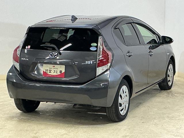 アクアS ナビ フルセグチューナー ブルートゥース対応 ETCナビ フルセグチューナー ブルートゥース対応 ETC プッシュボタンエンジンスタート オートエアコン 電動格納式ドアミラー ホイールキャップ フォグランプ オートライト バイザー カーペットマット(京都府)の中古車