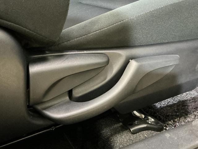 アクアS ナビ フルセグチューナー ブルートゥース対応 ETCナビ フルセグチューナー ブルートゥース対応 ETC プッシュボタンエンジンスタート オートエアコン 電動格納式ドアミラー ホイールキャップ フォグランプ オートライト バイザー カーペットマット(京都府)の中古車