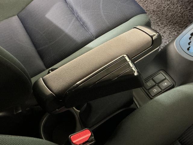 アクアS ナビ フルセグチューナー ブルートゥース対応 ETCナビ フルセグチューナー ブルートゥース対応 ETC プッシュボタンエンジンスタート オートエアコン 電動格納式ドアミラー ホイールキャップ フォグランプ オートライト バイザー カーペットマット(京都府)の中古車