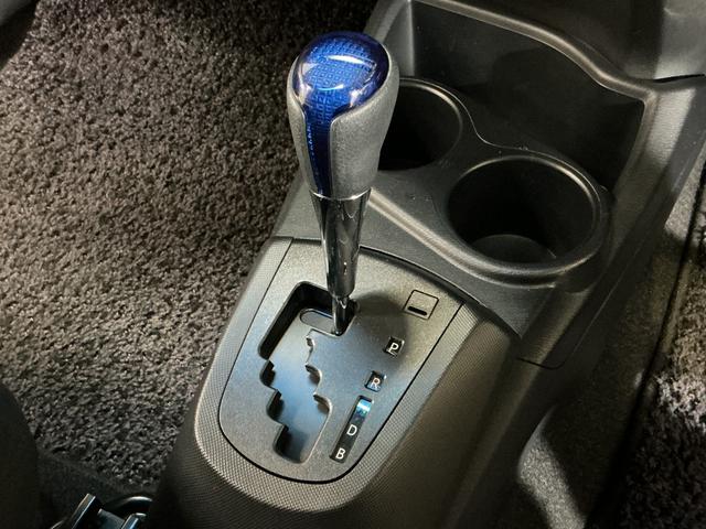 アクアS ナビ フルセグチューナー ブルートゥース対応 ETCナビ フルセグチューナー ブルートゥース対応 ETC プッシュボタンエンジンスタート オートエアコン 電動格納式ドアミラー ホイールキャップ フォグランプ オートライト バイザー カーペットマット(京都府)の中古車