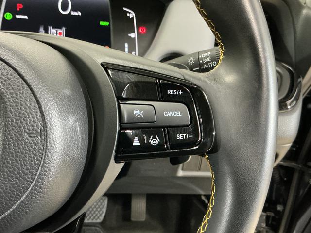 フィットｅ：ＨＥＶ　ＲＳ　ナビ　バックカメラ　ＥＴＣナビ　バックカメラ　ＥＴＣ　フルセグチューナー　ブルートゥース対応　クルーズコントロール　アルミホイール　ＬＥＤヘッドライト　オートライト　オートエアコン　プッシュボタンエンジンスタート　ＡＢＳ（京都府）の中古車