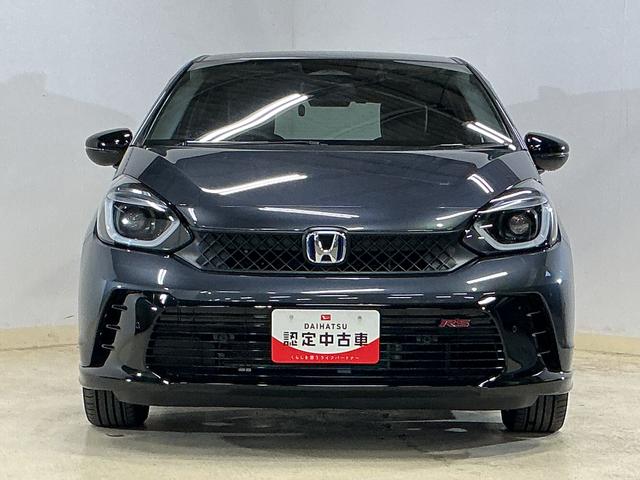 フィットｅ：ＨＥＶ　ＲＳ　ナビ　バックカメラ　ＥＴＣナビ　バックカメラ　ＥＴＣ　フルセグチューナー　ブルートゥース対応　クルーズコントロール　アルミホイール　ＬＥＤヘッドライト　オートライト　オートエアコン　プッシュボタンエンジンスタート　ＡＢＳ（京都府）の中古車