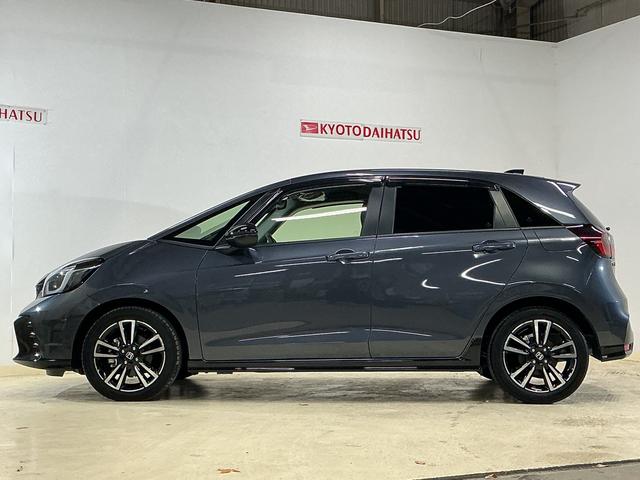 フィットｅ：ＨＥＶ　ＲＳ　ナビ　バックカメラ　ＥＴＣナビ　バックカメラ　ＥＴＣ　フルセグチューナー　ブルートゥース対応　クルーズコントロール　アルミホイール　ＬＥＤヘッドライト　オートライト　オートエアコン　プッシュボタンエンジンスタート　ＡＢＳ（京都府）の中古車