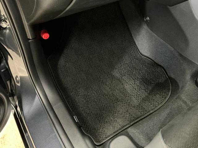 フィットｅ：ＨＥＶ　ＲＳ　ナビ　バックカメラ　ＥＴＣナビ　バックカメラ　ＥＴＣ　フルセグチューナー　ブルートゥース対応　クルーズコントロール　アルミホイール　ＬＥＤヘッドライト　オートライト　オートエアコン　プッシュボタンエンジンスタート　ＡＢＳ（京都府）の中古車