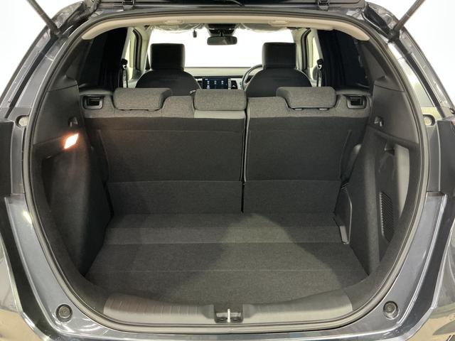 フィットｅ：ＨＥＶ　ＲＳ　ナビ　バックカメラ　ＥＴＣナビ　バックカメラ　ＥＴＣ　フルセグチューナー　ブルートゥース対応　クルーズコントロール　アルミホイール　ＬＥＤヘッドライト　オートライト　オートエアコン　プッシュボタンエンジンスタート　ＡＢＳ（京都府）の中古車