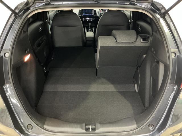 フィットｅ：ＨＥＶ　ＲＳ　ナビ　バックカメラ　ＥＴＣナビ　バックカメラ　ＥＴＣ　フルセグチューナー　ブルートゥース対応　クルーズコントロール　アルミホイール　ＬＥＤヘッドライト　オートライト　オートエアコン　プッシュボタンエンジンスタート　ＡＢＳ（京都府）の中古車