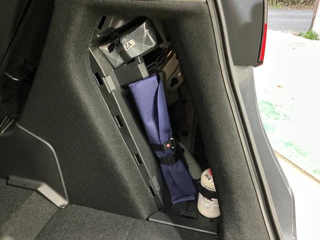 フィットｅ：ＨＥＶ　ＲＳ　ナビ　バックカメラ　ＥＴＣナビ　バックカメラ　ＥＴＣ　フルセグチューナー　ブルートゥース対応　クルーズコントロール　アルミホイール　ＬＥＤヘッドライト　オートライト　オートエアコン　プッシュボタンエンジンスタート　ＡＢＳ（京都府）の中古車