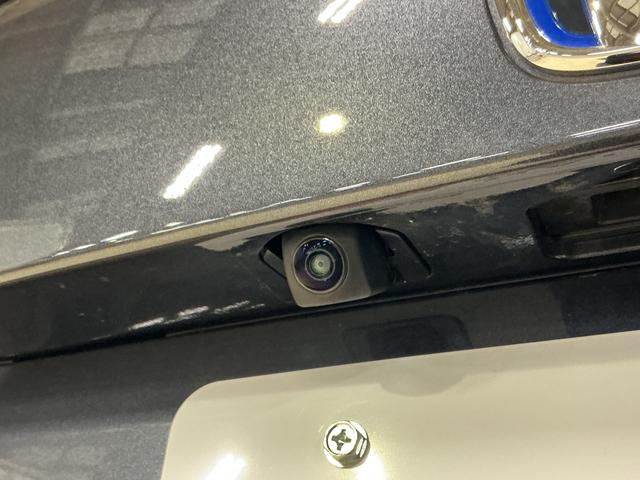 フィットｅ：ＨＥＶ　ＲＳ　ナビ　バックカメラ　ＥＴＣナビ　バックカメラ　ＥＴＣ　フルセグチューナー　ブルートゥース対応　クルーズコントロール　アルミホイール　ＬＥＤヘッドライト　オートライト　オートエアコン　プッシュボタンエンジンスタート　ＡＢＳ（京都府）の中古車