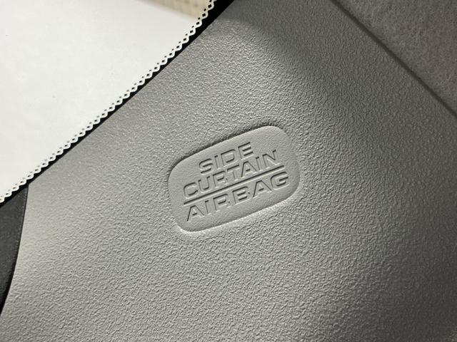 フィットｅ：ＨＥＶ　ＲＳ　ナビ　バックカメラ　ＥＴＣナビ　バックカメラ　ＥＴＣ　フルセグチューナー　ブルートゥース対応　クルーズコントロール　アルミホイール　ＬＥＤヘッドライト　オートライト　オートエアコン　プッシュボタンエンジンスタート　ＡＢＳ（京都府）の中古車