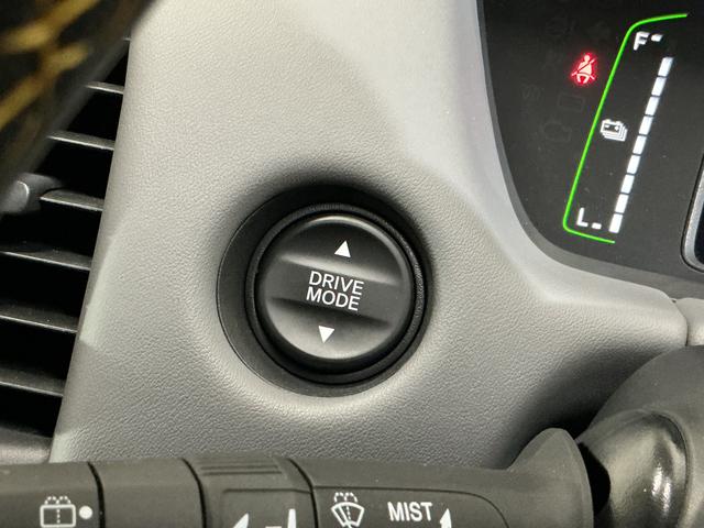 フィットｅ：ＨＥＶ　ＲＳ　ナビ　バックカメラ　ＥＴＣナビ　バックカメラ　ＥＴＣ　フルセグチューナー　ブルートゥース対応　クルーズコントロール　アルミホイール　ＬＥＤヘッドライト　オートライト　オートエアコン　プッシュボタンエンジンスタート　ＡＢＳ（京都府）の中古車