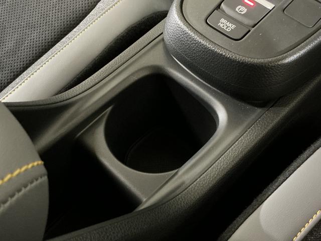 フィットｅ：ＨＥＶ　ＲＳ　ナビ　バックカメラ　ＥＴＣナビ　バックカメラ　ＥＴＣ　フルセグチューナー　ブルートゥース対応　クルーズコントロール　アルミホイール　ＬＥＤヘッドライト　オートライト　オートエアコン　プッシュボタンエンジンスタート　ＡＢＳ（京都府）の中古車