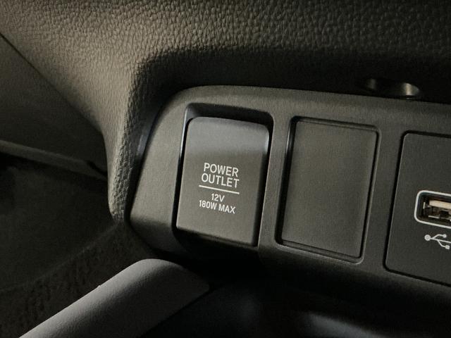 フィットｅ：ＨＥＶ　ＲＳ　ナビ　バックカメラ　ＥＴＣナビ　バックカメラ　ＥＴＣ　フルセグチューナー　ブルートゥース対応　クルーズコントロール　アルミホイール　ＬＥＤヘッドライト　オートライト　オートエアコン　プッシュボタンエンジンスタート　ＡＢＳ（京都府）の中古車