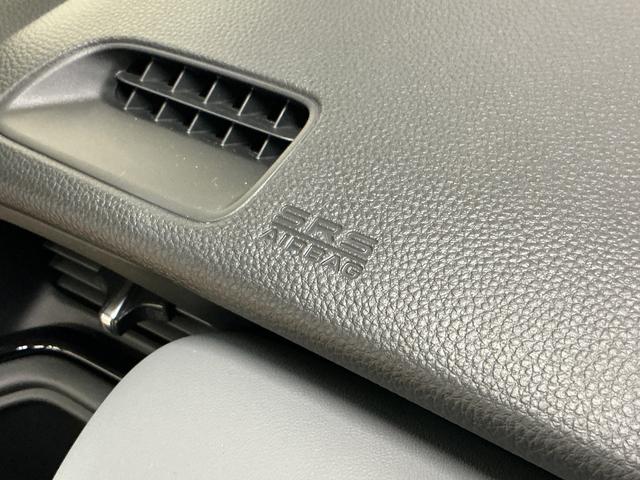 フィットｅ：ＨＥＶ　ＲＳ　ナビ　バックカメラ　ＥＴＣナビ　バックカメラ　ＥＴＣ　フルセグチューナー　ブルートゥース対応　クルーズコントロール　アルミホイール　ＬＥＤヘッドライト　オートライト　オートエアコン　プッシュボタンエンジンスタート　ＡＢＳ（京都府）の中古車