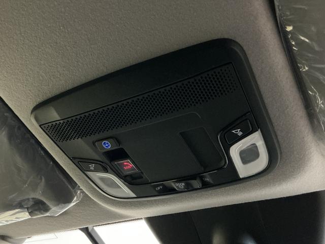 フィットｅ：ＨＥＶ　ＲＳ　ナビ　バックカメラ　ＥＴＣナビ　バックカメラ　ＥＴＣ　フルセグチューナー　ブルートゥース対応　クルーズコントロール　アルミホイール　ＬＥＤヘッドライト　オートライト　オートエアコン　プッシュボタンエンジンスタート　ＡＢＳ（京都府）の中古車