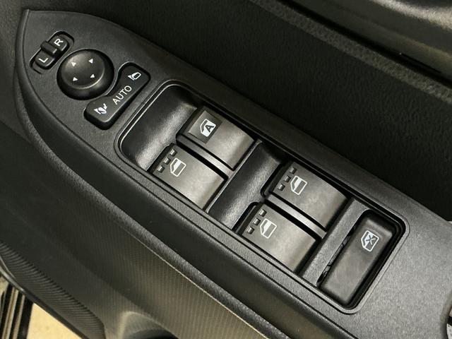 タントＸ　バックカメラ　両側電動スライドドア　ＵＳＢチャージャーバックカメラ　両側電動スライドドア　前後コーナーセンサー　前席シートヒーター　電子パーキング　オートブレーキホールド　オートマチックハイビーム　プッシュスタート　ＵＳＢチャージャー　スマートキー（京都府）の中古車