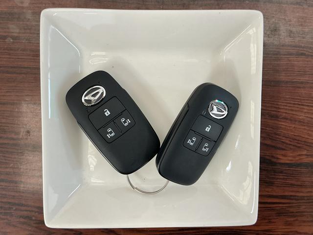 タントカスタムＸ　届出済み未使用車　４ＷＤ　パノラマモニター届出済み未使用車　４ＷＤ　全周囲カメラ　両側電動スライドドア　前席シートヒーター　前後コーナーセンサー　電子パーキング　オートブレーキホールド　オートマチックハイビーム　１４インチ純正アルミホイール（京都府）の中古車