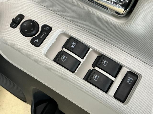 ムーヴキャンバスストライプスＧ　届出済み未使用車　バックカメラ　電動スライド届出済み未使用車　バックカメラ　両側電動スライドドア　前後コーナーセンサー　前席シートヒーター　電子パーキング　オートブレーキホールド　オートマチックハイビーム　ホッとカップホルダー　スマートキー（京都府）の中古車