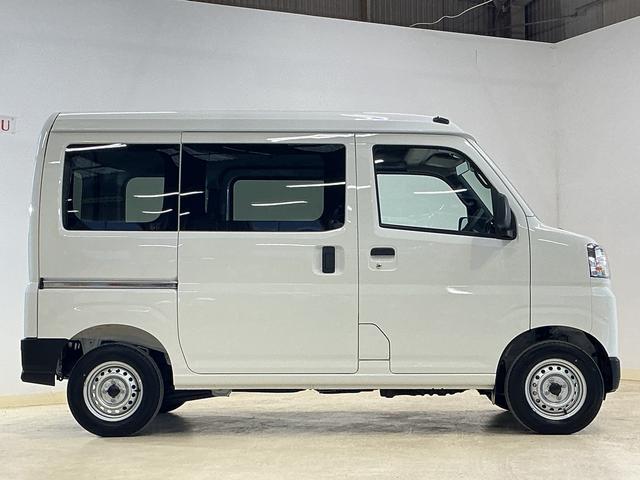 ハイゼットカーゴDX 4WD スマートアシスト オートライト コーナーセンサ4WD スマートアシスト キーレスリモコン オートライト コーナーセンサー スチールホイール マニュアルエアコン フロントパワーウインド リヤワイパー アイドリングストップ パワステ ABS(京都府)の中古車