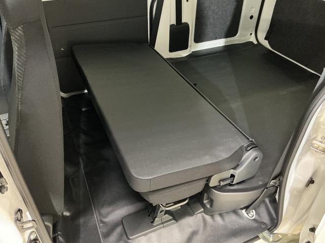 ハイゼットカーゴDX 4WD スマートアシスト オートライト コーナーセンサ4WD スマートアシスト キーレスリモコン オートライト コーナーセンサー スチールホイール マニュアルエアコン フロントパワーウインド リヤワイパー アイドリングストップ パワステ ABS(京都府)の中古車