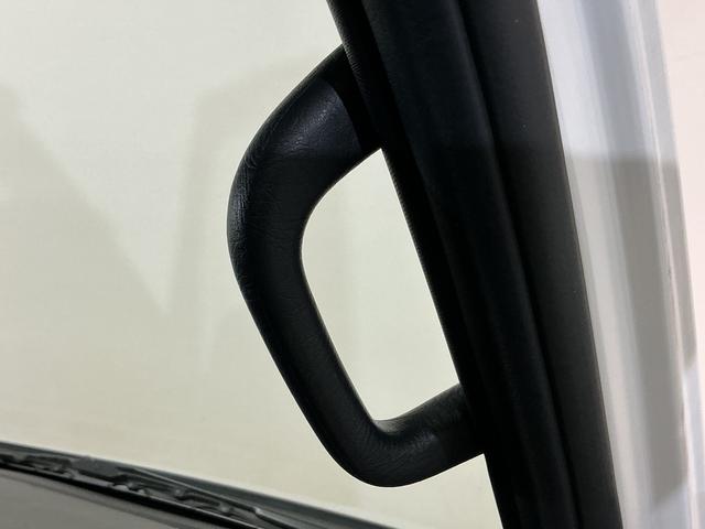 ハイゼットカーゴDX 4WD スマートアシスト オートライト コーナーセンサ4WD スマートアシスト キーレスリモコン オートライト コーナーセンサー スチールホイール マニュアルエアコン フロントパワーウインド リヤワイパー アイドリングストップ パワステ ABS(京都府)の中古車