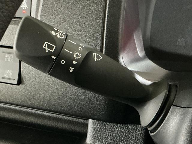 ハイゼットカーゴDX 4WD スマートアシスト オートライト コーナーセンサ4WD スマートアシスト キーレスリモコン オートライト コーナーセンサー スチールホイール マニュアルエアコン フロントパワーウインド リヤワイパー アイドリングストップ パワステ ABS(京都府)の中古車