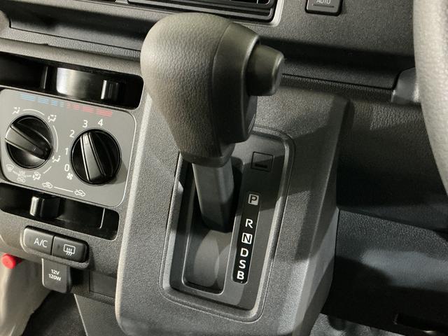 ハイゼットカーゴDX 4WD スマートアシスト オートライト コーナーセンサ4WD スマートアシスト キーレスリモコン オートライト コーナーセンサー スチールホイール マニュアルエアコン フロントパワーウインド リヤワイパー アイドリングストップ パワステ ABS(京都府)の中古車