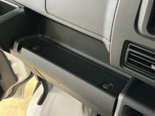 ハイゼットカーゴDX 4WD スマートアシスト オートライト コーナーセンサ4WD スマートアシスト キーレスリモコン オートライト コーナーセンサー スチールホイール マニュアルエアコン フロントパワーウインド リヤワイパー アイドリングストップ パワステ ABS(京都府)の中古車