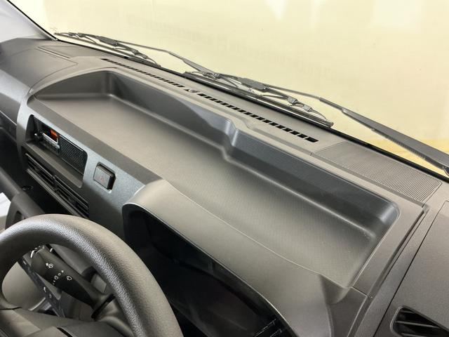 ハイゼットトラックスタンダード ワンオーナー 4WD CVT車 ラジオデッキワンオーナー 4WD CVT車 ラジオデッキ リアコーナーセンサー 3方開 オートライト 横滑り防止装置 アイドリングストップ スペアキー有り マニュアルエアコン 12V電源ソケット バッテリーカバー(京都府)の中古車