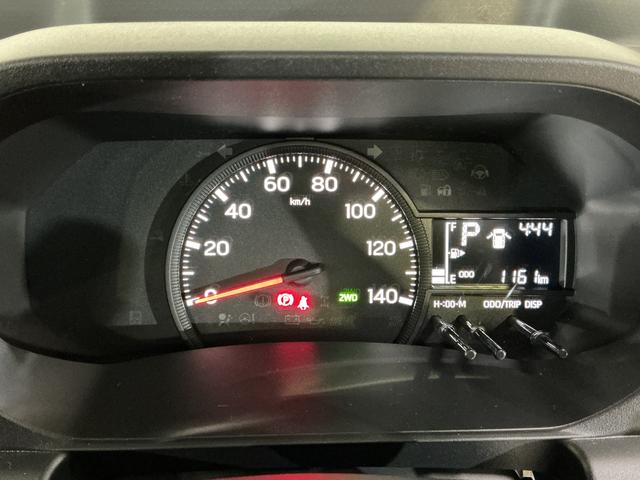 ハイゼットトラックスタンダード ワンオーナー 4WD CVT車 ラジオデッキワンオーナー 4WD CVT車 ラジオデッキ リアコーナーセンサー 3方開 オートライト 横滑り防止装置 アイドリングストップ スペアキー有り マニュアルエアコン 12V電源ソケット バッテリーカバー(京都府)の中古車