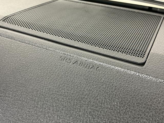 ハイゼットトラックスタンダード ワンオーナー 4WD CVT車 ラジオデッキワンオーナー 4WD CVT車 ラジオデッキ リアコーナーセンサー 3方開 オートライト 横滑り防止装置 アイドリングストップ スペアキー有り マニュアルエアコン 12V電源ソケット バッテリーカバー(京都府)の中古車