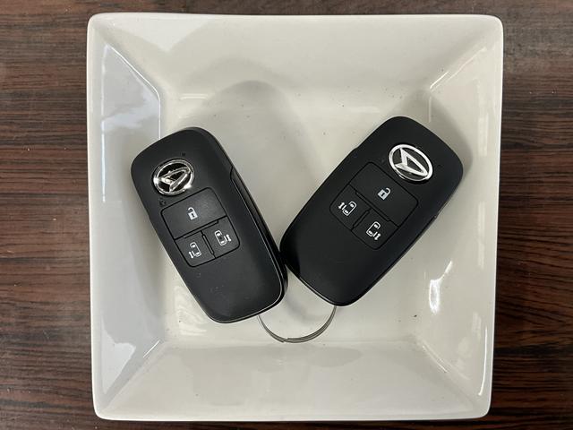 ムーヴキャンバスストライプスＧ　届出済未使用車　スマートアシスト届出済未使用車スマートアシスト　両側リヤパワースライドドア　プッシュボタンエンジンスタート　ＬＥＤヘッドライト　コーナーセンサー　オートライト　オートエアコン　シートヒーター　バックカメラ　ＡＢＳ（京都府）の中古車