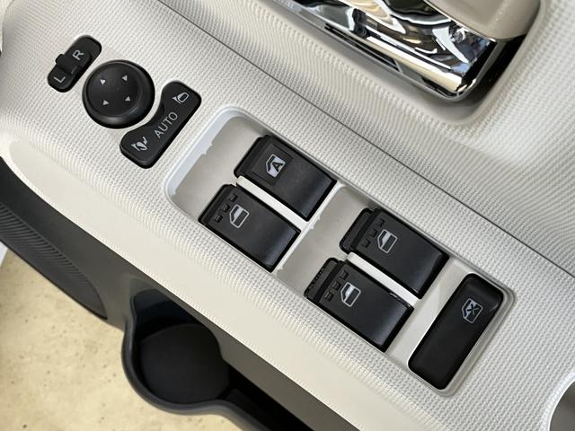 ムーヴキャンバスストライプスG ワンオーナー 4WD バックカメラ USBワンオーナー 4WD バックカメラ 両側電動スライドドア 前後コーナーセンサー 前席シートヒーター オートマチックハイビーム USBチャージャー ホッとカップホルダー オートブレーキホールド(京都府)の中古車