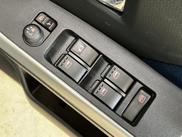 タンクカスタムＧ　Ｓ　ワンオーナ　４ＷＤ　ナビ　ＥＴＣ　リアカメラワンオーナー　４ＷＤ　ナビ　ＥＴＣ　バックカメラ　両側電動スライドドア　クルーズコントロール　Ｂｌｕｅｔｏｏｔｈ　前席シートヒーター　ウインドシールドディアイサー　１４インチ純正アルミホイール　ＤＶＤ（京都府）の中古車