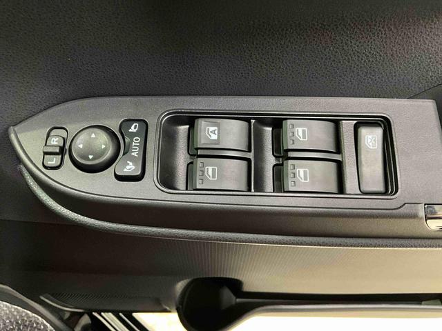 タントカスタムＸ　届出済未使用車ダイハツ認定中古車　アイドリングストップ　予防安全機能スマートアシスト搭載　オートライト　オートマチックハイビーム　ＬＥＤヘッドライト　パノラマモニター　キーフリーキー　電動格納ミラー　シートヒーター（京都府）の中古車