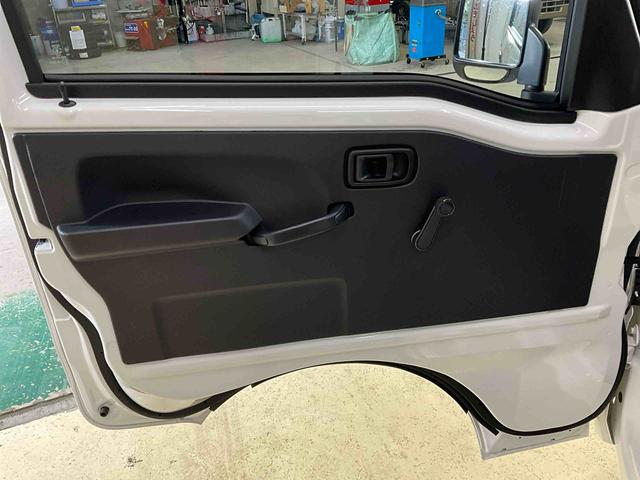 ハイゼットトラックスタンダード４ＷＤ　エアコン　パワステ　デュアルエアバッグ　ＡＢＳ　安全ボディ　クリアランスソナー　オートライト　横滑り防止システム　アイドリングストップ　スマートアシスト（京都府）の中古車