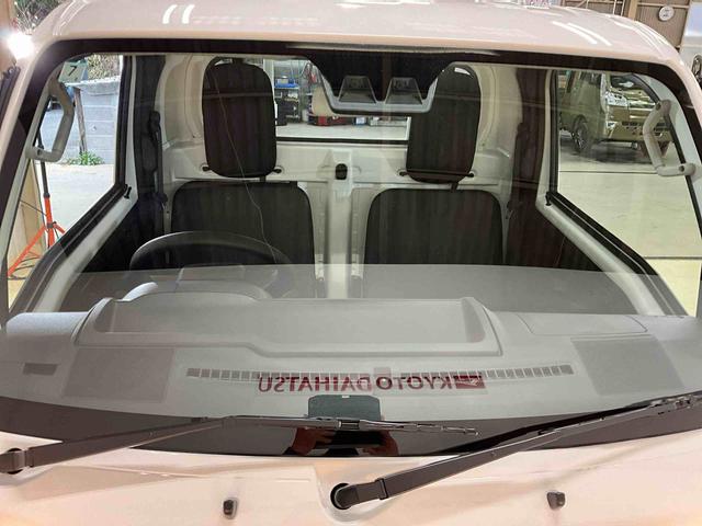 ハイゼットトラックスタンダード４ＷＤ　エアコン　パワステ　デュアルエアバッグ　ＡＢＳ　安全ボディ　クリアランスソナー　オートライト　横滑り防止システム　アイドリングストップ　スマートアシスト（京都府）の中古車