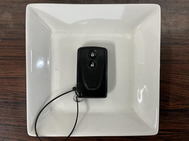 ムーヴＸリミテッド　ワンオーナー　ナビ　バックカメラ　ワンセグＴＶワンオーナー　ナビ　バックカメラ　１４インチ純正アルミホイール　ワンセグＴＶ　アイドリングストップ　盗難防止装置　プッシュスタート　スマートキー　キーレスエントリー　ドアバイザー　１２Ｖ電源ソケット（京都府）の中古車