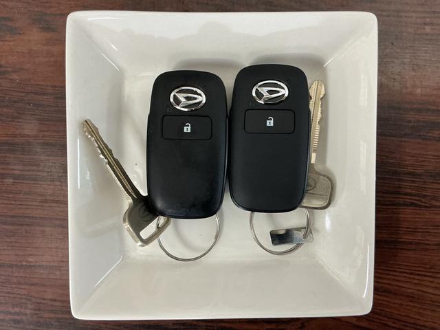 ハイゼットトラックＥＸＴ　ワンオーナー　４ＷＤ　ＣＶＴ車　リアコーナーセンサーワンオーナー　４ＷＤ　ＣＶＴ車　リアコーナーセンサー　オートマチックハイビーム　３方開　荷台作業灯　オートライト　横滑り防止装置　スマアシ　アイドリングストップ　プッシュスタート　スマートキー（京都府）の中古車