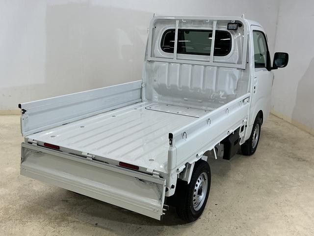 ハイゼットトラックＥＸＴ　ワンオーナー　４ＷＤ　ＣＶＴ車　リアコーナーセンサーワンオーナー　４ＷＤ　ＣＶＴ車　リアコーナーセンサー　オートマチックハイビーム　３方開　荷台作業灯　オートライト　横滑り防止装置　スマアシ　アイドリングストップ　プッシュスタート　スマートキー（京都府）の中古車