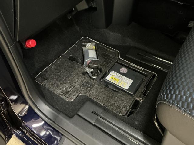 タントカスタムＸ　４ＷＤ　アイドリングストップ非装着車４ＷＤ　スマートアシスト　バックカメラ　プッシュボタンエンジンスタート　両側リヤパワースライドドア　バックカメラ　コーナーセンサー　オートエアコン　ＬＥＤヘッドライト　オートライト　シートヒーター（京都府）の中古車