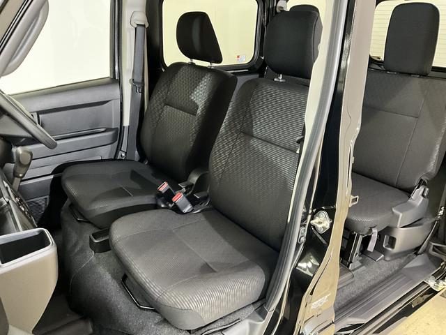 ハイゼットカーゴクルーズ ワンオーナー 切替式4WD リアコーナーセンサーワンオーナー 切替式4WD リアコーナーセンサー オートマチックハイビーム 横滑り防止装置 アイドリングストップ 盗難防止装置 スマートキー プッシュスタート スマートアシスト 電動格納ドアミラー(京都府)の中古車