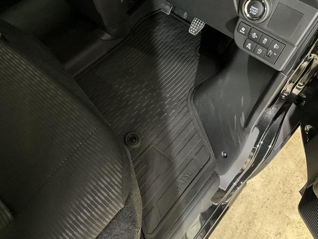 ハイゼットカーゴクルーズ ワンオーナー 切替式4WD リアコーナーセンサーワンオーナー 切替式4WD リアコーナーセンサー オートマチックハイビーム 横滑り防止装置 アイドリングストップ 盗難防止装置 スマートキー プッシュスタート スマートアシスト 電動格納ドアミラー(京都府)の中古車